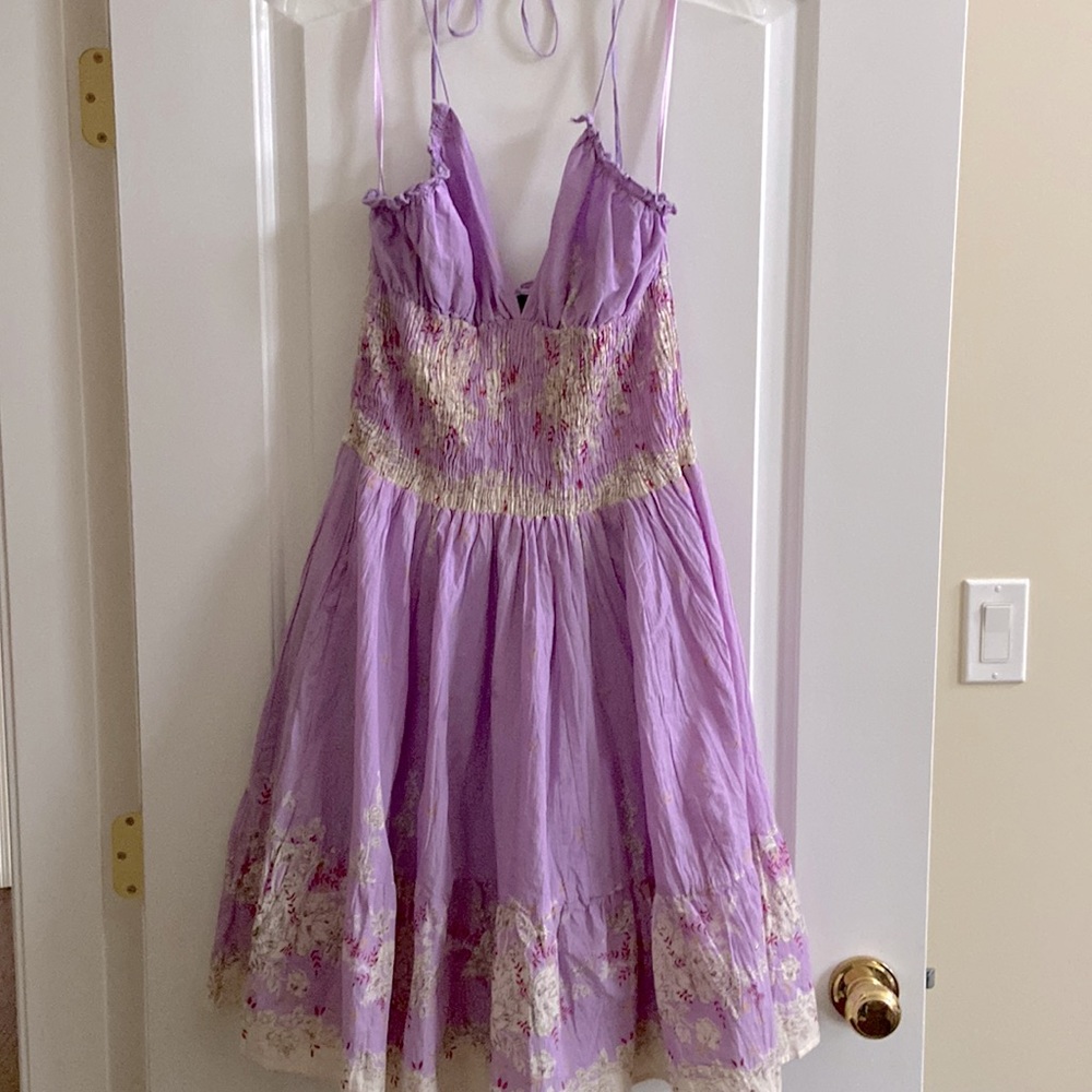 Sexy plunging neckline lilac coloured vacation dress in size M.